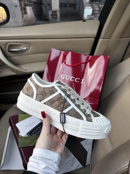 Sneakersy Gucci na platformie