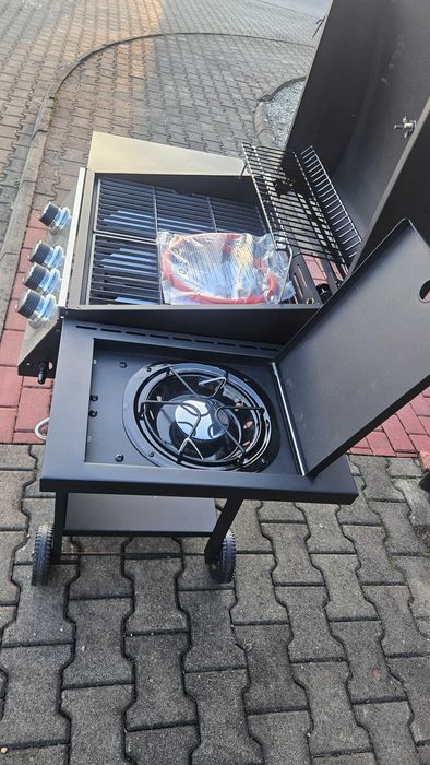 Grill ogrodowy gazowy