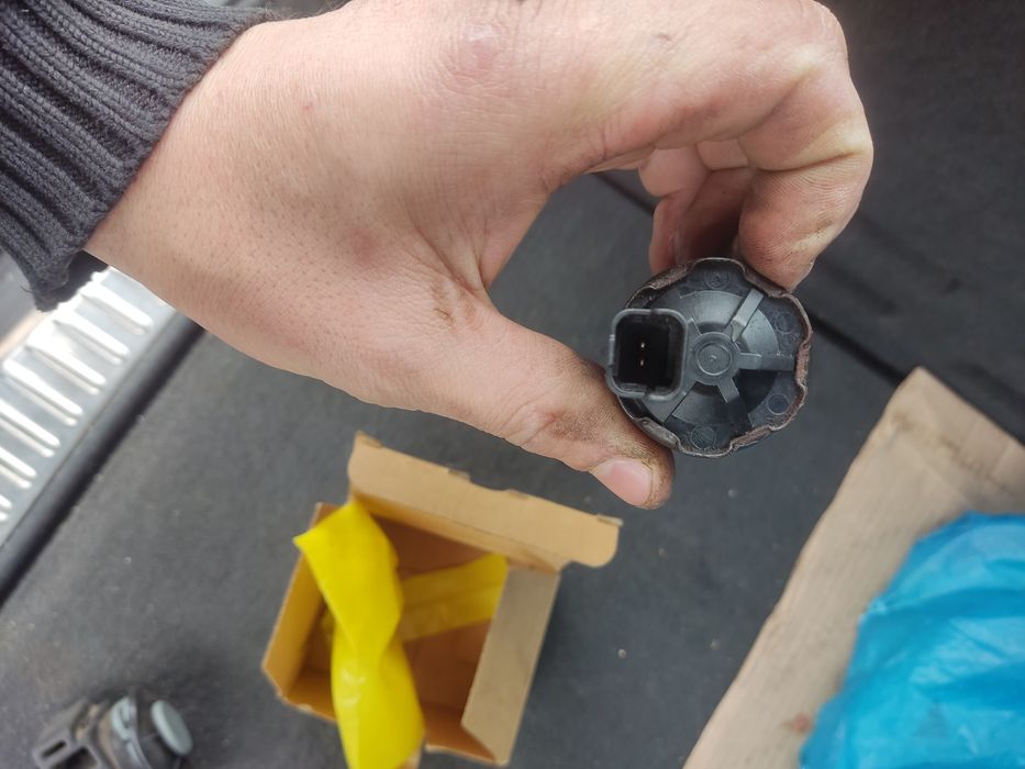 Датчик тиску палива Рено лагуна 3