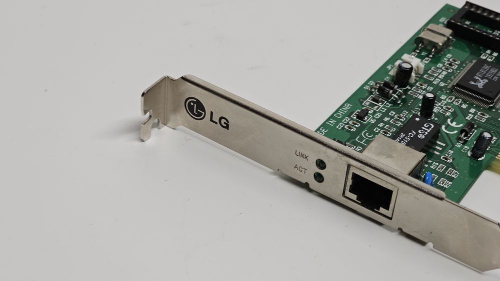 Stara karta sieciowa LG LAN retro PC gaming Windows 98 komputer