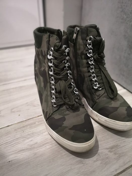 Buty na koturnie rozm 38