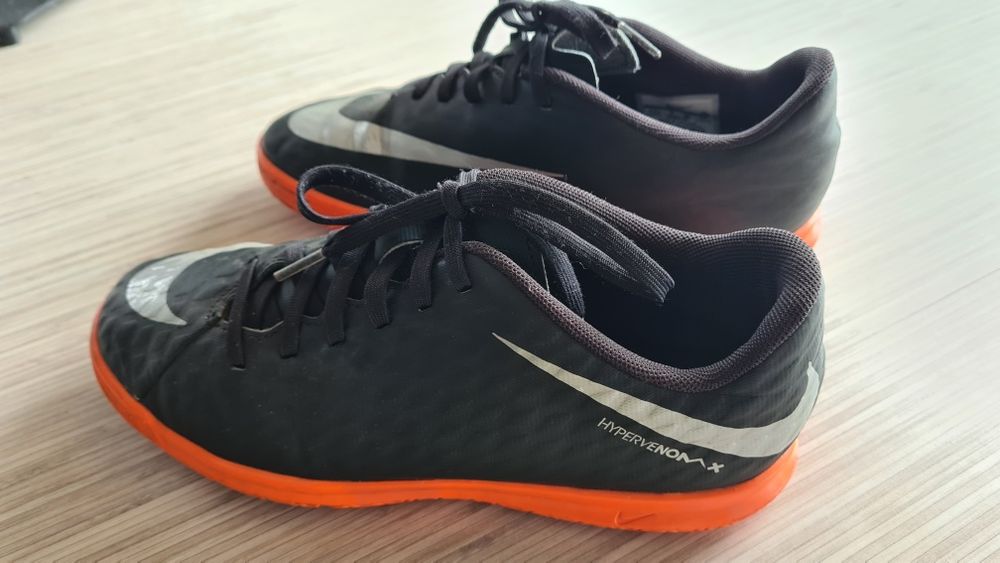 Nike, buty do piłki, rozm. 38