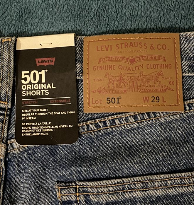 Продам джинсові шорти levi’s 501 original shorts розмір: 29 стан: нові, з біркою матеріал: 100% бавовна  колір: класичний синій денім