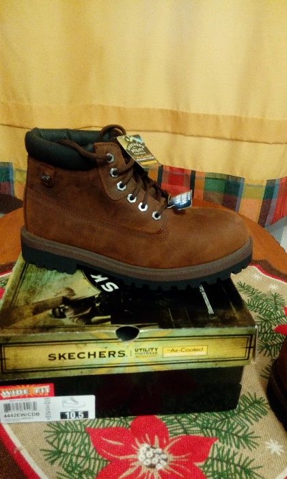 Продам зимние ботинки фирмы Skechers