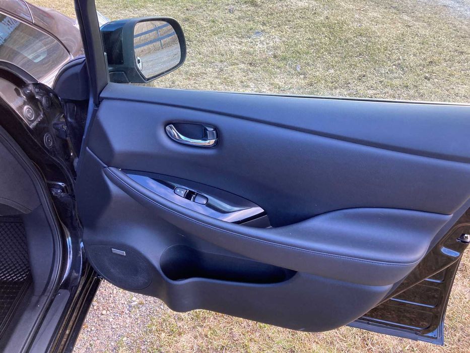 Nissan Leaf 24 KWt, рідний пробіг, 12 палок, тепловий насос, без ДТП