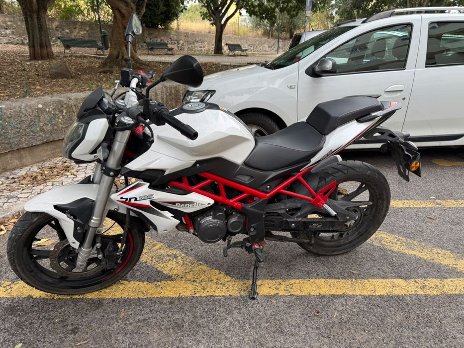 Mota bn 125km Benelli