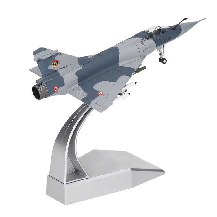 Модель літака F-4 F-14 F-15 F-16 F-18 F-22 F-35 A-10 B-52 C-17