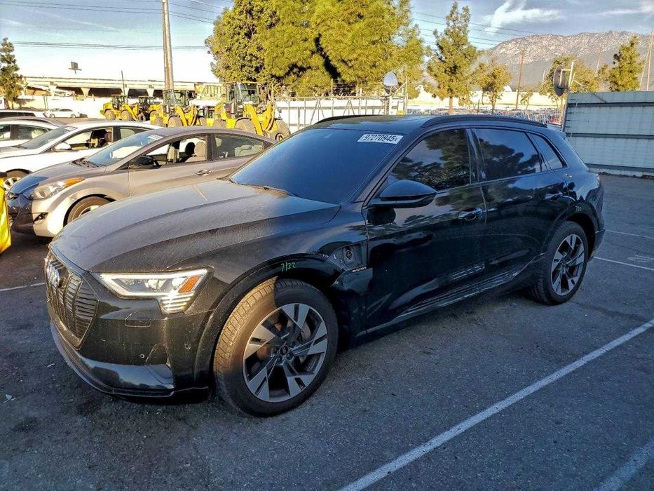 Бампер Audi E-tron Розборка Ауді Єтрон