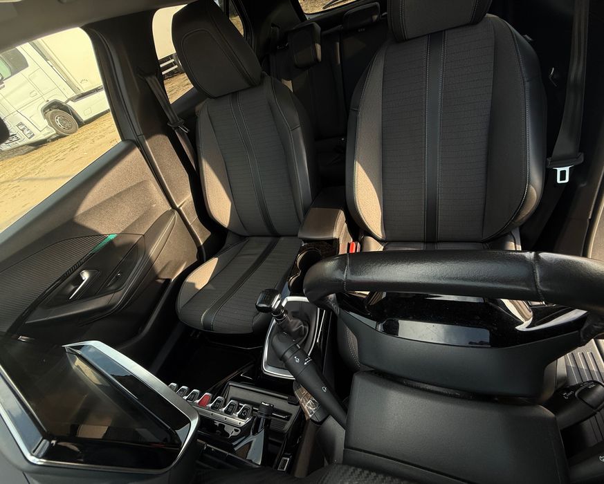 Peugeot 2008 — fotografia 5