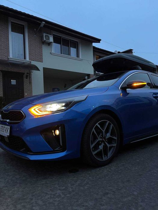Kia ProCeed офіційне авто.