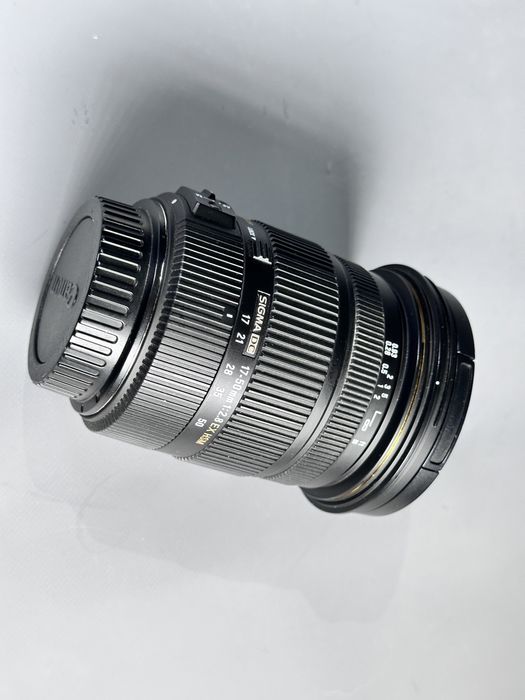 Sigma 17-50mm f/2.8 EX DC OS Canon