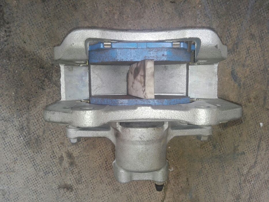 Zacisk hamulcowy tyl Mitsubishi Canter Fuso