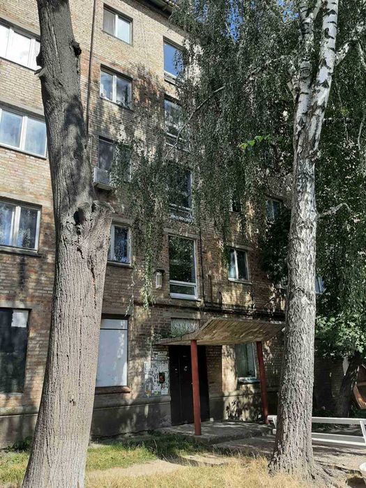 Боярка продаж 3-х кімнатної квартири, у теплому цегляному будинку. Все готове для ремонту