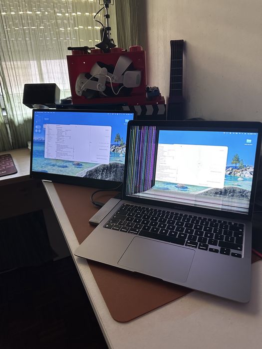 Macboon air m1 + monitor externo de 14 polegadas.