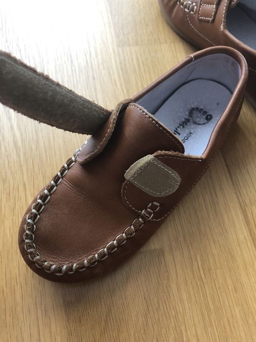 Sapatos/Mocassim em pele para menino tam.30