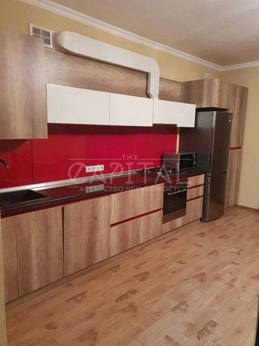 Продаж жилого комплексу, 9 таун-хаусів, усі здані, окупність 10 років