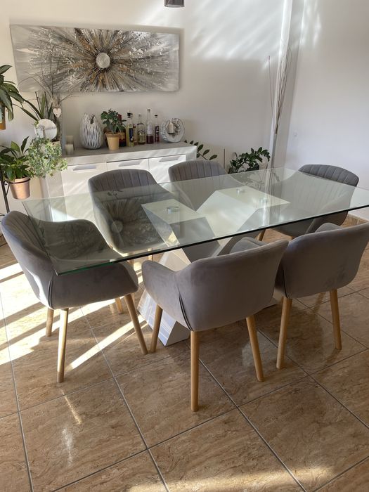 Mesa de jantar em vidro