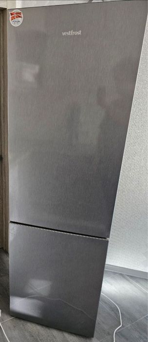 Продам холодильник Vestfrost (No-frost) в гарному стані (стан нового)