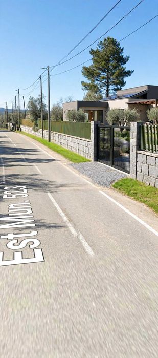 Terreno murado para construção