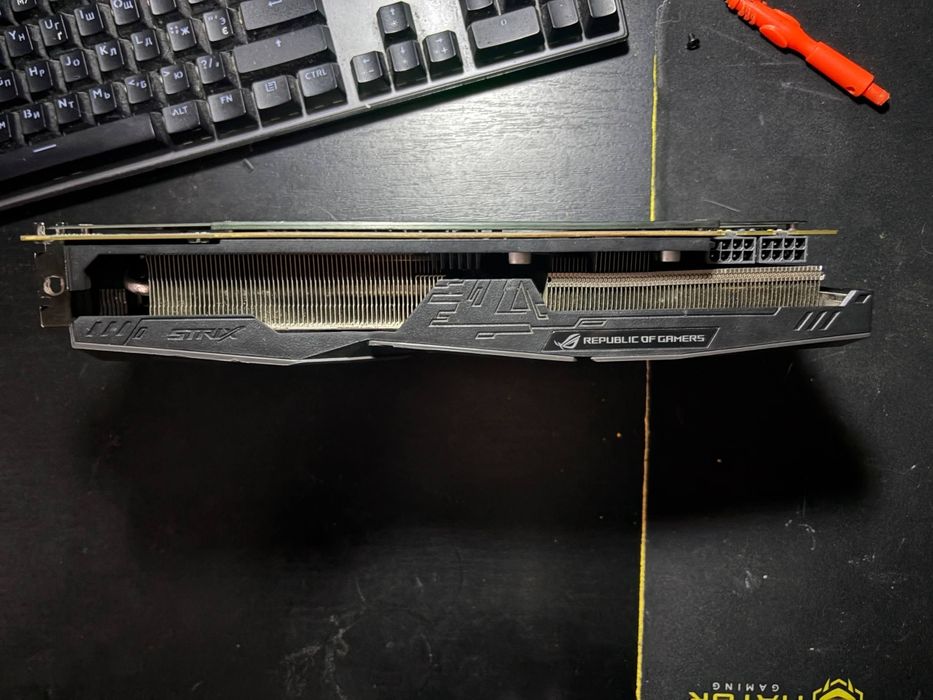 AMD Radeon RX Vega 64 asus ROG Strix