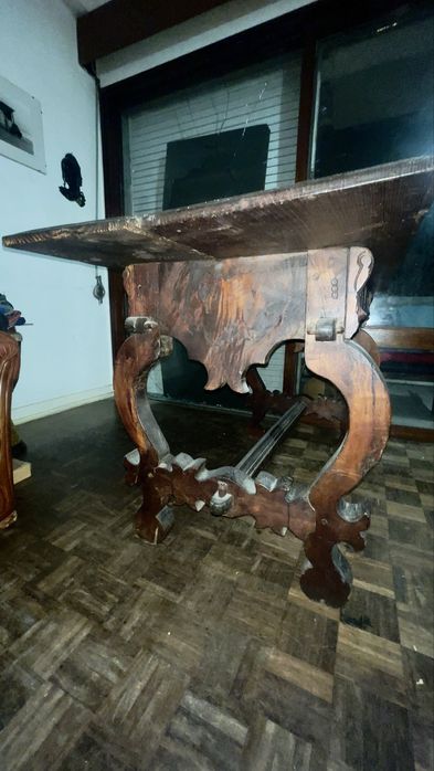 Mesa madeira com + 100 anos