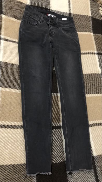 Лот  жіночого одягу розмір S-M, джинси 34 розмір