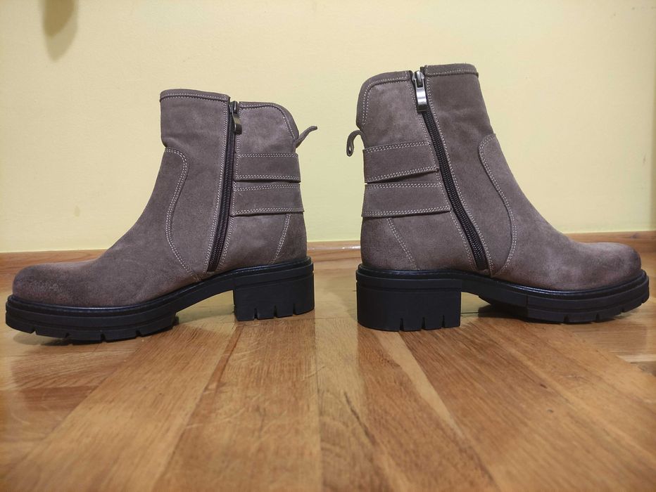 Sprzedam nowe jesienne botki