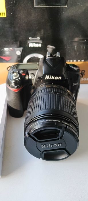 Продам NIKON D90 kit 18-105