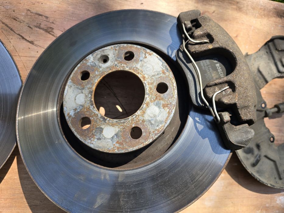 Audi A4 B6 zaciski hamulcowe 312mm cały zestaw