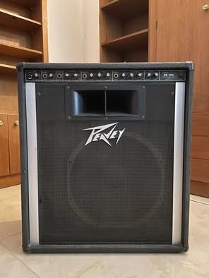 Amplificador Peavey KB 300 - 300W