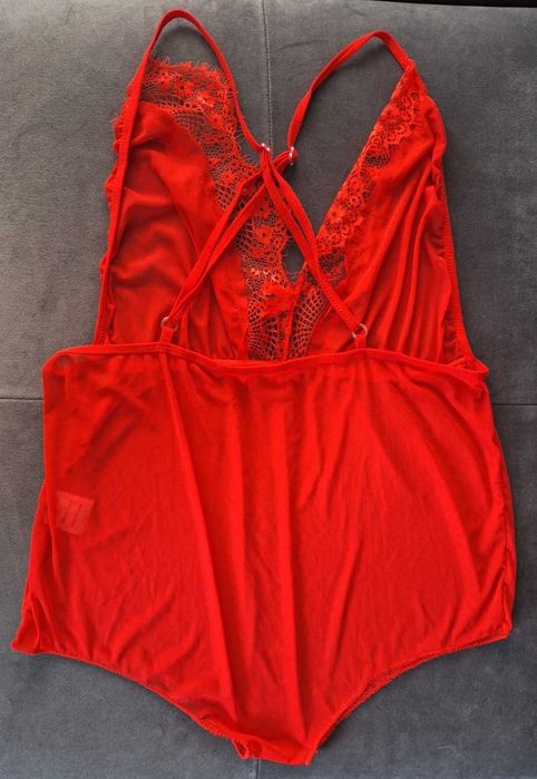 Czerwone body bielizna nocna 34/75