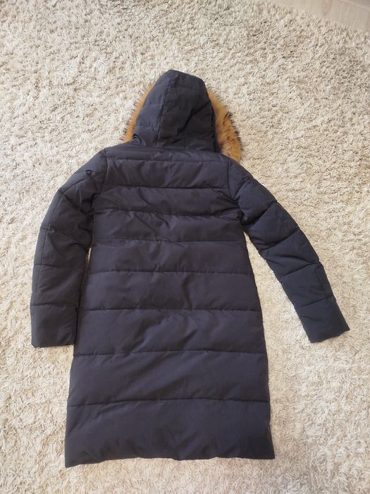 Зимовий жіночий пуховик