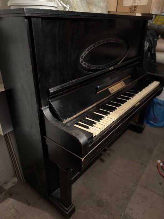 Schonlein Berlin pianino czarne