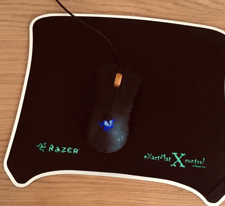 Rato Razer Deathadder + Tapetę Razer exactMat