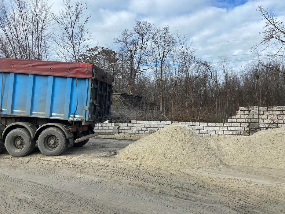 Песок мытый с доставкой от 22-25 тн.