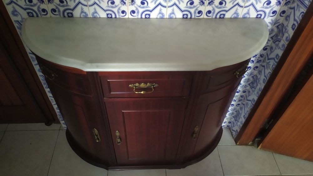 Móvel  com pedra mármore + espelho