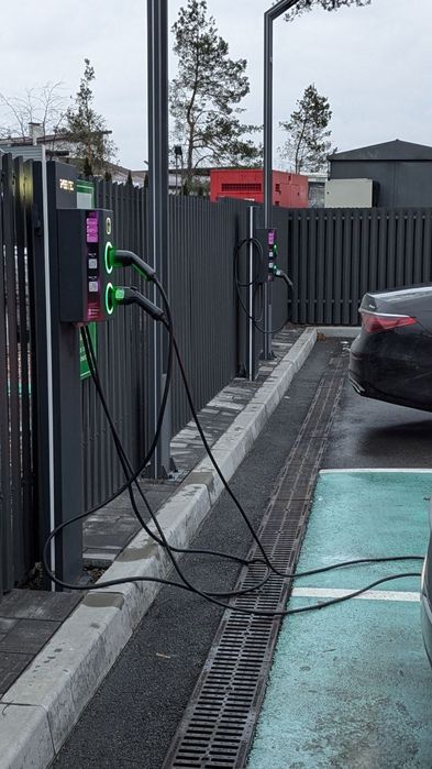 Бізнес під ключ: мережа зарядних станцій для електромобілів • Заправки