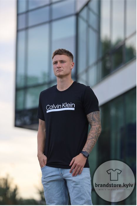 Футболка Calvin Klein chill logo tee in black