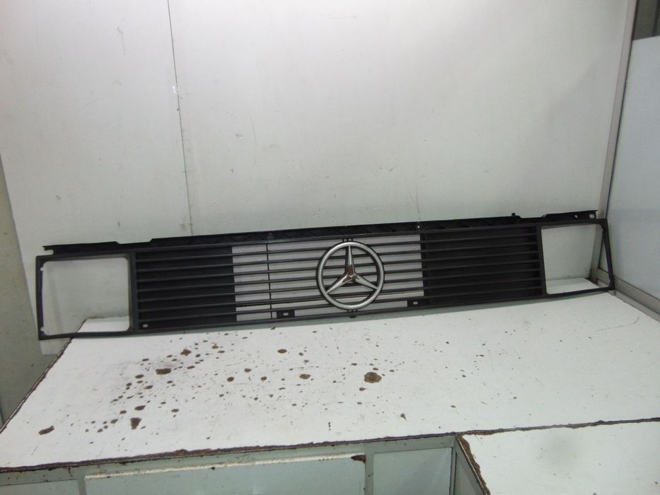 Mercedes MB 100 grelha