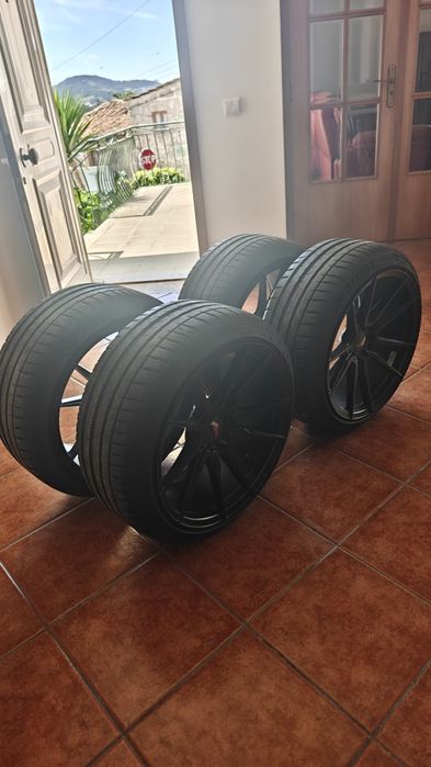 Jantes Japan Racing JR21 18” + Michelin Pilot Sport 4 – 5x100
