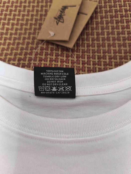 Stussy，Męska biała koszulka z nadrukiem letnim, rozmiar M
