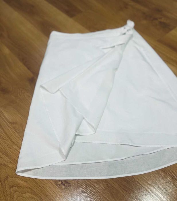Женская белая льняная юбка на запах Gap