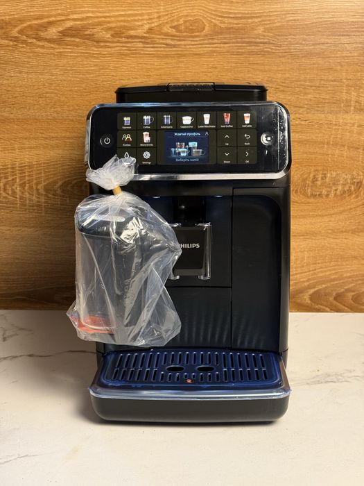 Кавомашина Philips 5500 series LatteGo з Гарантією!