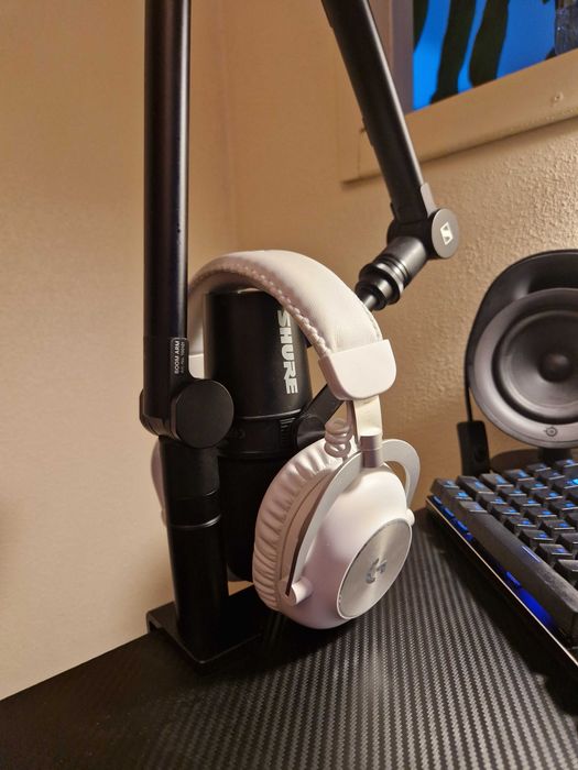 Mikrofon SHURE MV7+ & Sennheiser Profile Boom Arm