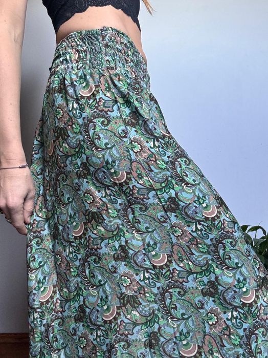 Spódnicospodnie spodnie z szerokimi nogawkami