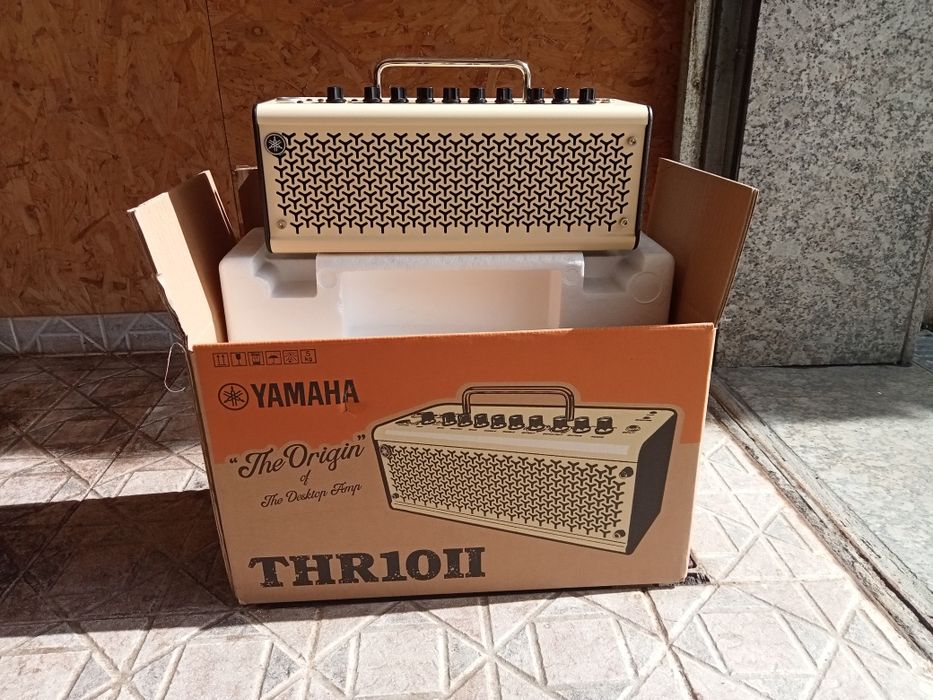 Amplificador guitarra Yamaha thr10