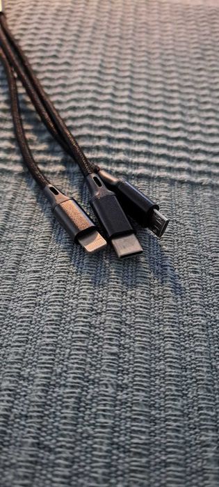 USB Cable with 3 Outputs64737759750017121