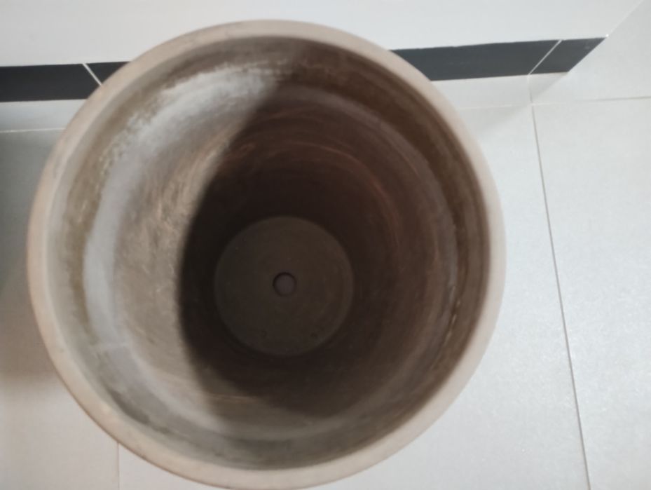 Donice terakotowe bazalt