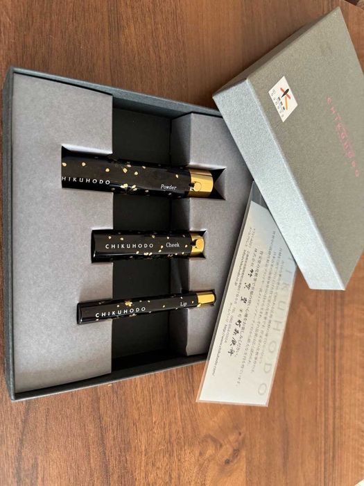 Chikuhodo BR-8 - набір пензлів для макіяжу. Новий.