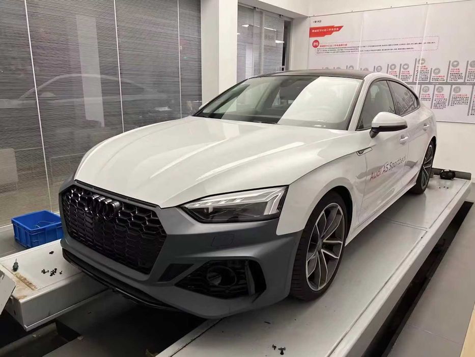 Передній бампер audi a4 b9 sline 2020-2024 RS4/rs4/Audi A4 B9 S4